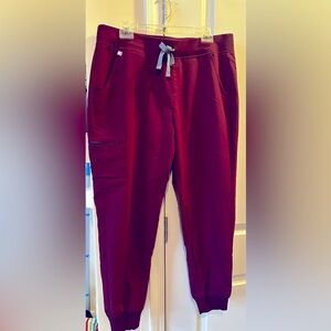 Figs Size L Zamora Joggersin burgundy
